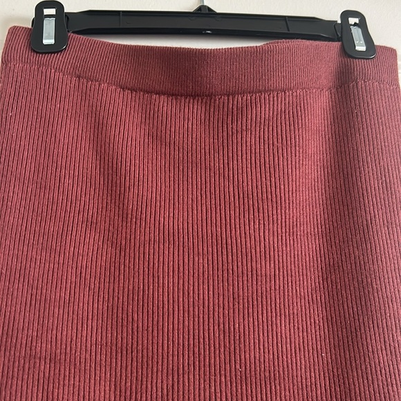 Abercrombie & Fitch Burgundy Midi Sweater Skirt - Picture 2 of 5